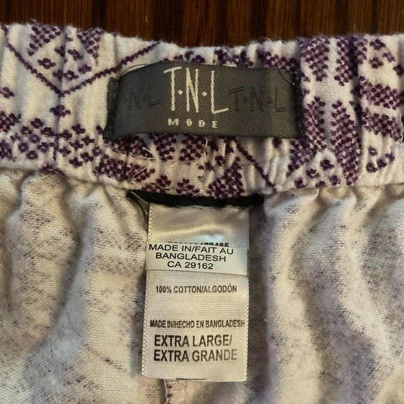 TNL Mode Shorts - Picture 3 of 3